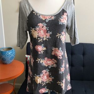 Floral high-low top size M